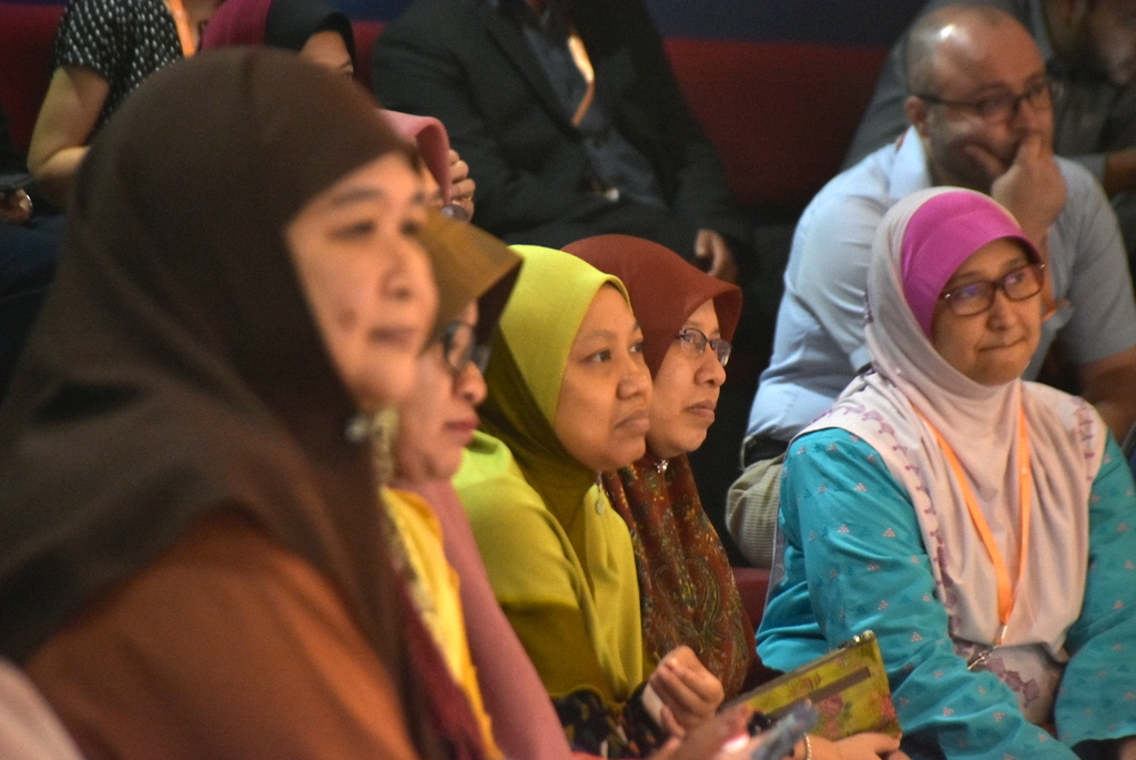 UKM 1542